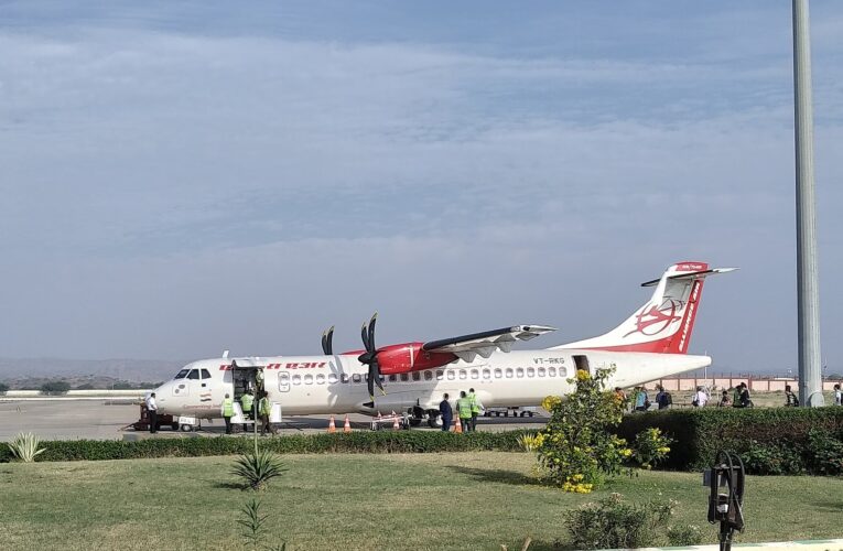 छठ और दिवाली पर हवाई किराया तीन गुना तक बढ़ा
