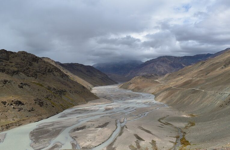 गुरुग्राम में इंजीनियर ने पत्नी की हत्या कर जान दी