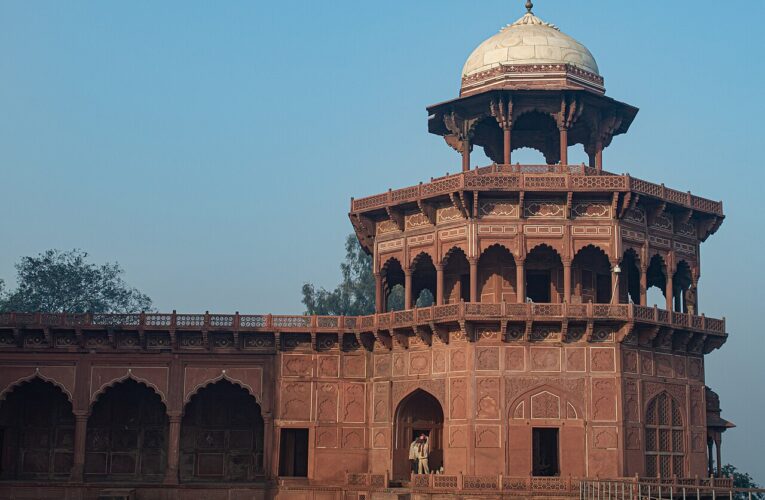 पर्यटन सीज़न की शुरुआत, ऐतिहासिक स्थलों पर बढ़ी रौनक
