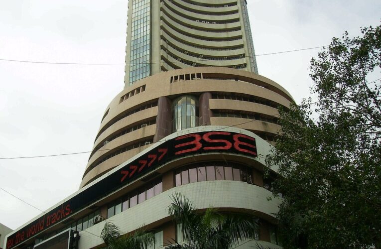 शेयर बाजार में लगातार चौथे दिन गिरावट, निवेशक चिंतित