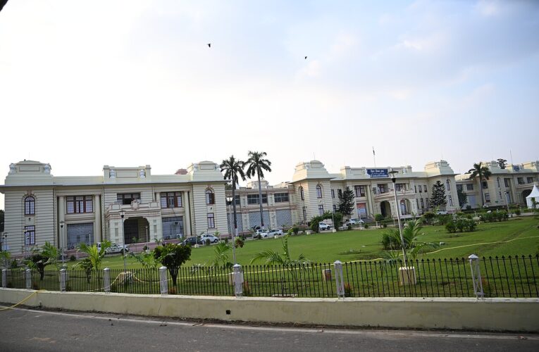 आंध्र स्थानीय चुनाव में शांतिपूर्ण मतदान के लिए कड़ी सुरक्षा