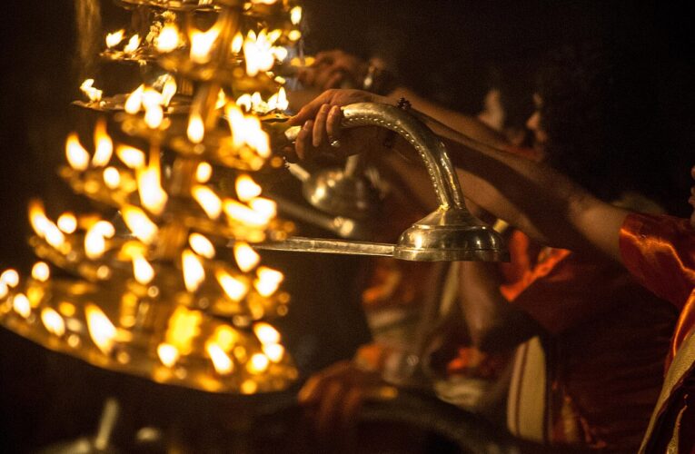 मंदिरों में कार्तिक मास की विशेष पूजा और दीपदान परंपरा