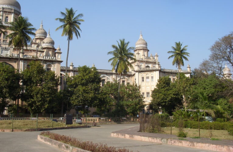 सार्वजनिक अस्पताल गरीब मरीजों की सबसे बड़ी उम्मीद