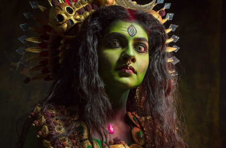 सलमान ख़ान की सुरक्षा बढ़ी, घर पर लगा बुलेटप्रूफ़ शीशा
