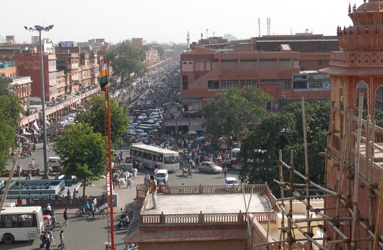 त्योहारों पर यातायात की विशेष व्यवस्था लागू की गई