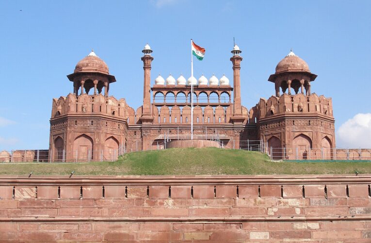 देशभर के बाजारों में त्योहारी खरीदारी से रौनक बढ़ी