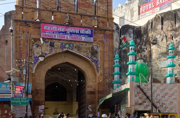 मुख्य न्यायाधीश ने विपक्षी गठबंधन को भेजा नोटिस चर्चा