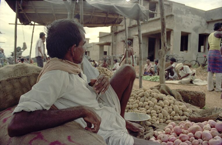 त्योहारी सीजन में खुदरा व्यापार में तेज़ी देखी गई